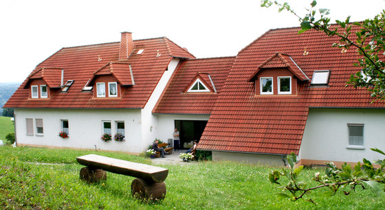 Auf dem Bild sieht man die Hausansicht von dem Wohnheim.