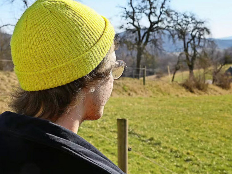 Flynn blickt auf Weide - Bewohner im Immanuel Therapiezentrum Röthof